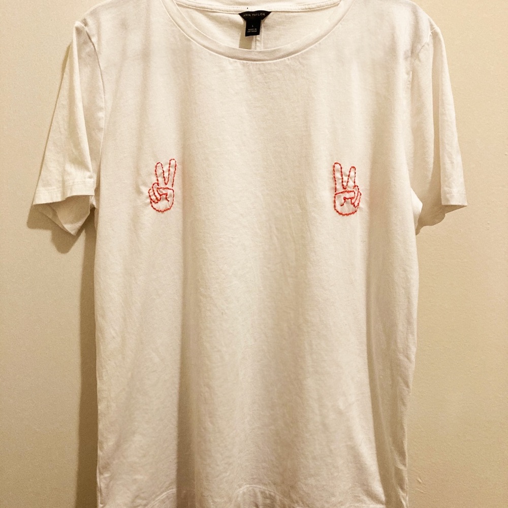 Trendy Ann Taylor Tee + Embroidery - Picture 4 of 8